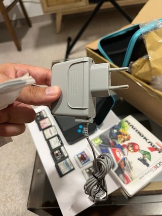 Nintendo 2DS Negra y Azul y 2 juegos
