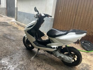 Yamaha Aerox Scooter  Blanca