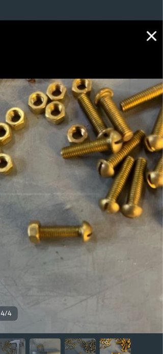 Tornillos y tuercas de latón