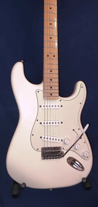 Fender Stratocaster MIM 2014 Blanca