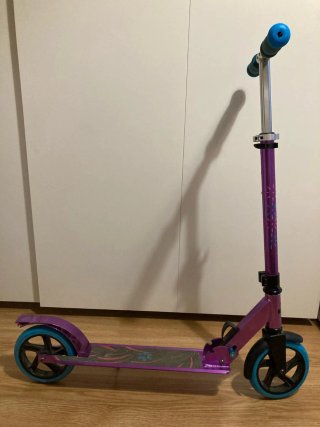 Patinete Plegable Morado Ruedas Azules