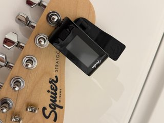 Guitarra Eléctrica Squier Stratocaster + Marshall