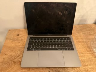 MacBook Pro 13” 2019 i5 8GB - Perfecto estado, fun