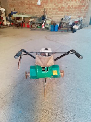 Mula Mecánica Honda Verde.