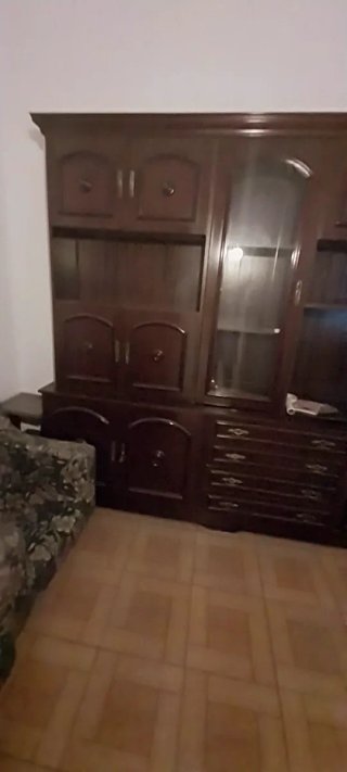 Mueble de salón antiguo de madera