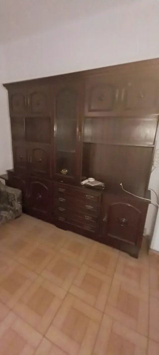 Mueble de salón antiguo de madera