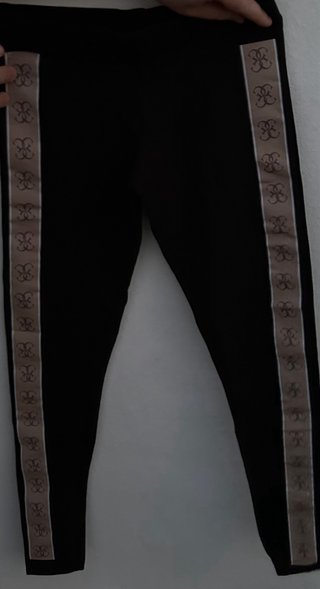 Leggings negros con banda lateral rosa XS-M