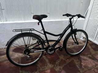 Bicicleta de paseo negra