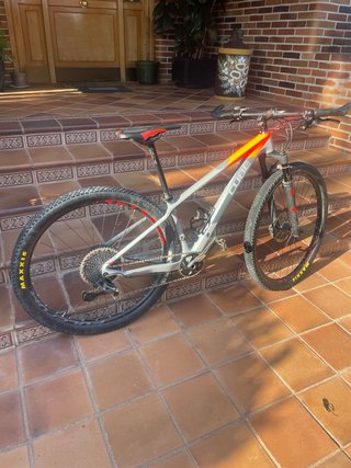 Bicicleta Cube Carbono MTB