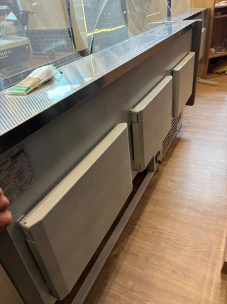 Vitrina refrigerada una de 2 metros y otra de 1