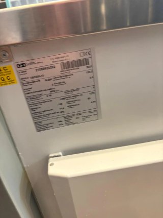 Vitrina refrigerada una de 2 metros y otra de 1