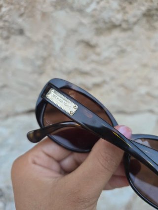 Gafas de sol Michael Kors negras y marrones