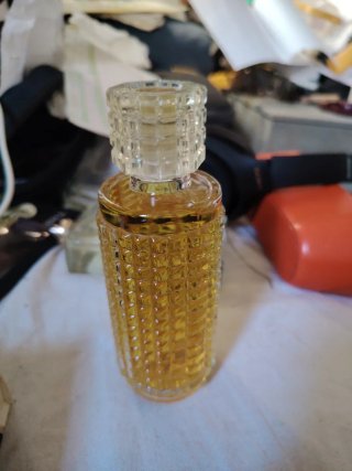 Tarro Colonia Moonwind Avon Dorado