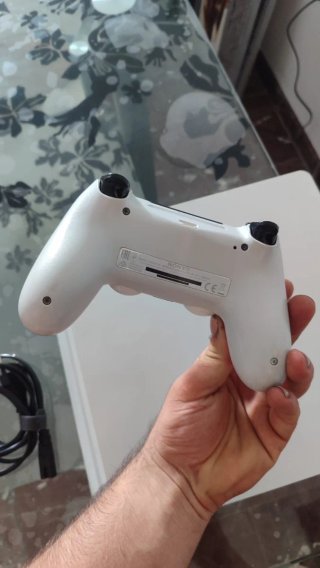 PS4 (PlayStation 4) Blanca + Mando