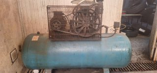 Compresor industrial 550L