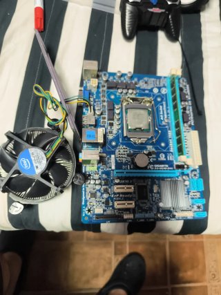 Placa base GIGABYTE con procesador i5 3470
