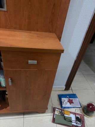 Vendo entradita de color madera claro