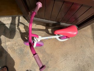 Bicicleta infantil rosa 2-3 años