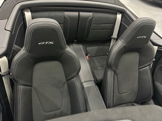 Porsche 911 2023 GTS.