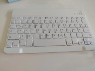 Funda con teclado para tablet