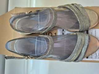 Sandalias Parfois Doradas y Plateadas