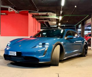 Porsche Taycan 4 Cross Turismo