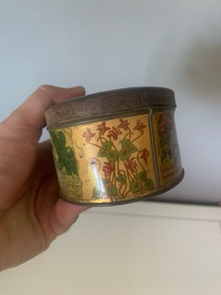 Scatola di latta decorata primi '900