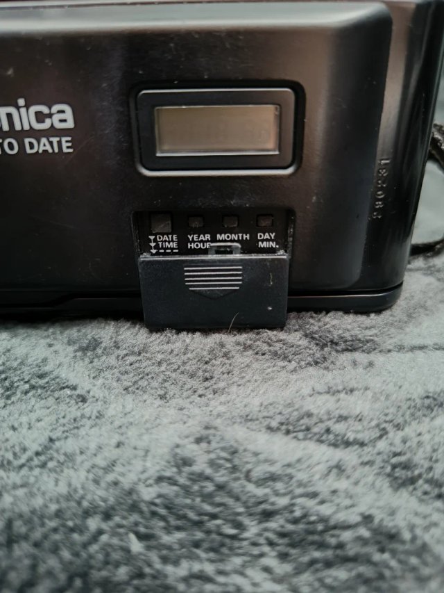 Konica EFJ Auto Date - Cámara Analógica
