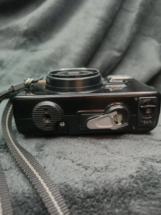 Konica EFJ Auto Date - Cámara Analógica