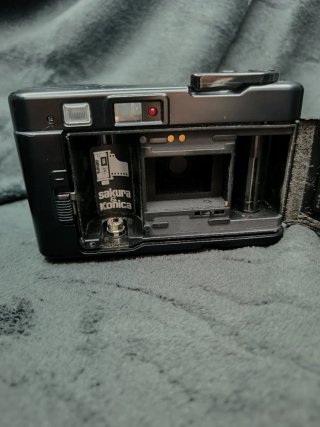 Konica EFJ Auto Date - Cámara Analógica
