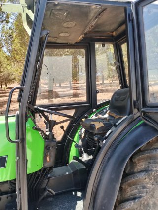 Deutz-Fahr DX 3.700 V Tractor