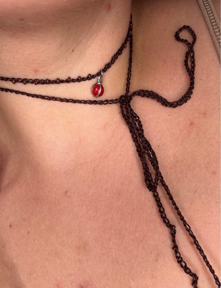 Collana choker uncinetto con coccinella
