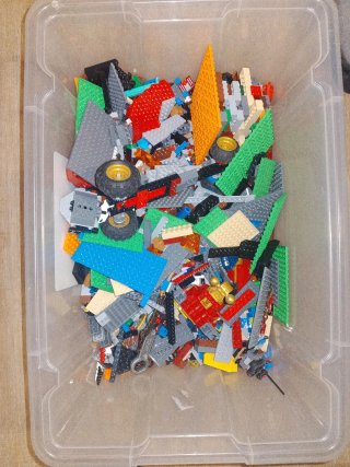 Caja de juguetes LEGO surtidos
