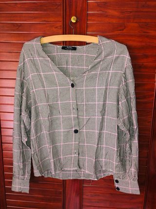 Camisa Bershka cuadros rosa y negro Talla XS