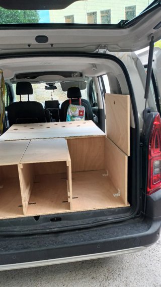 Mueble cama camper furgoneta Berlingo