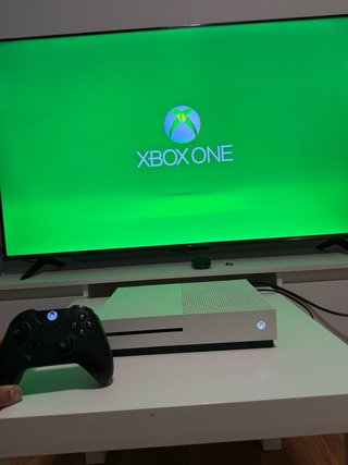 Xbox One S Blanca + Mando + Mafia II