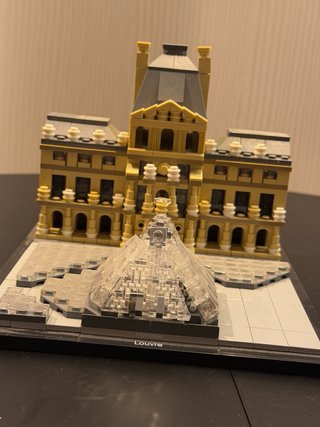 LEGO Architettura Louvre 21024
