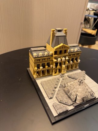 LEGO Architettura Louvre 21024