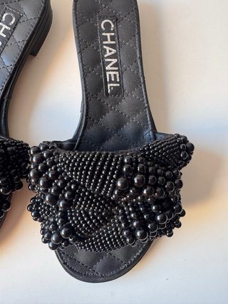 Sandalias negras abalorios