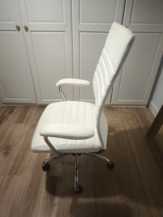 Silla de escritorio blanca