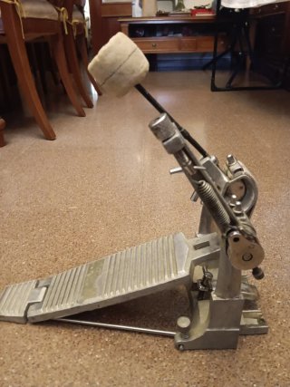 Pedal de bombo para batería