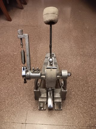 Pedal de bombo para batería