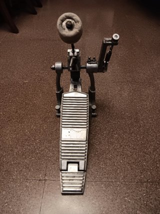 Pedal de bombo para batería
