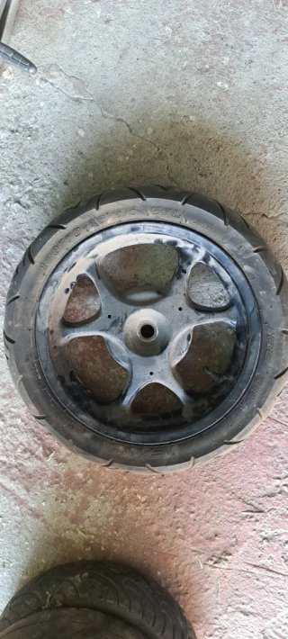 Llanta trasera Honda PS con goma