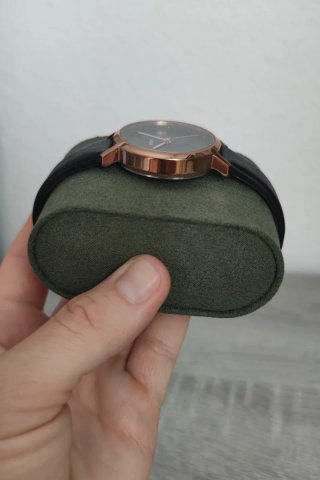 Reloj DKNY original mujer negros y oro rosa