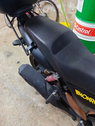 Keeway Moto Naked Negra y Marrón