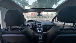 Peugeot 5008 2011