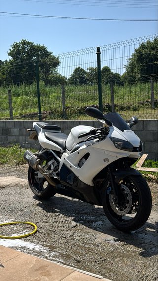 Yamaha R6 2000 carburacion