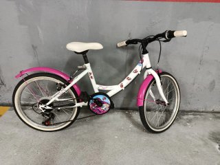 Se vende bicicleta niña.