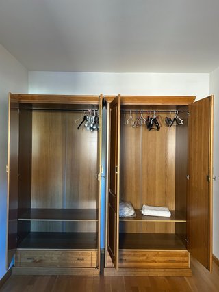 Armarios de madera maciza